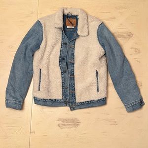 Levi’s Reversible Sherpa Jean Jacket